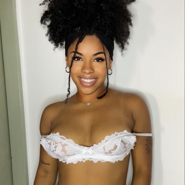 PaolaEbony queen